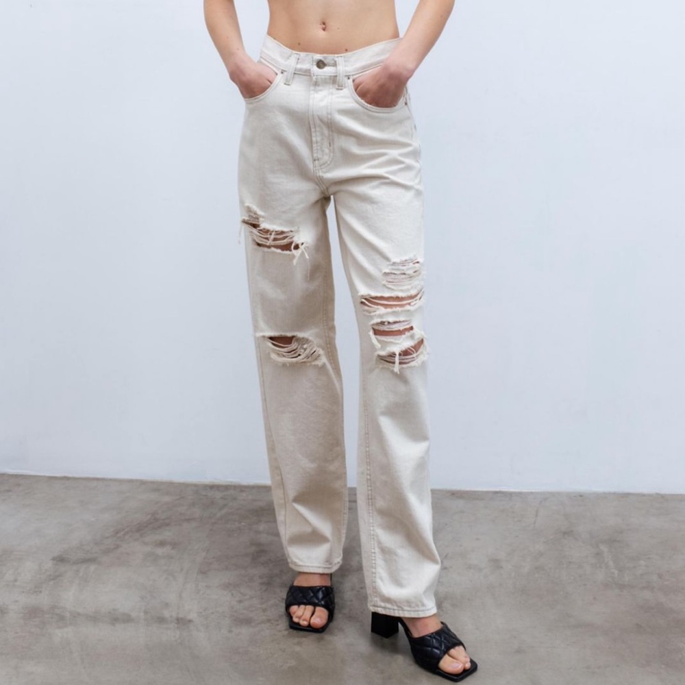 NWT UO 90s BDG High-Waisted Distressed Baggy Jeans - Cream
